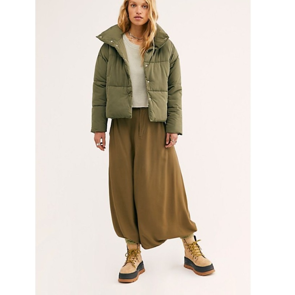 FREE PEOPLE EUC OLIVE LINED PUFFER JACKET WORN 1X SIZE SMALL OVERSIZED